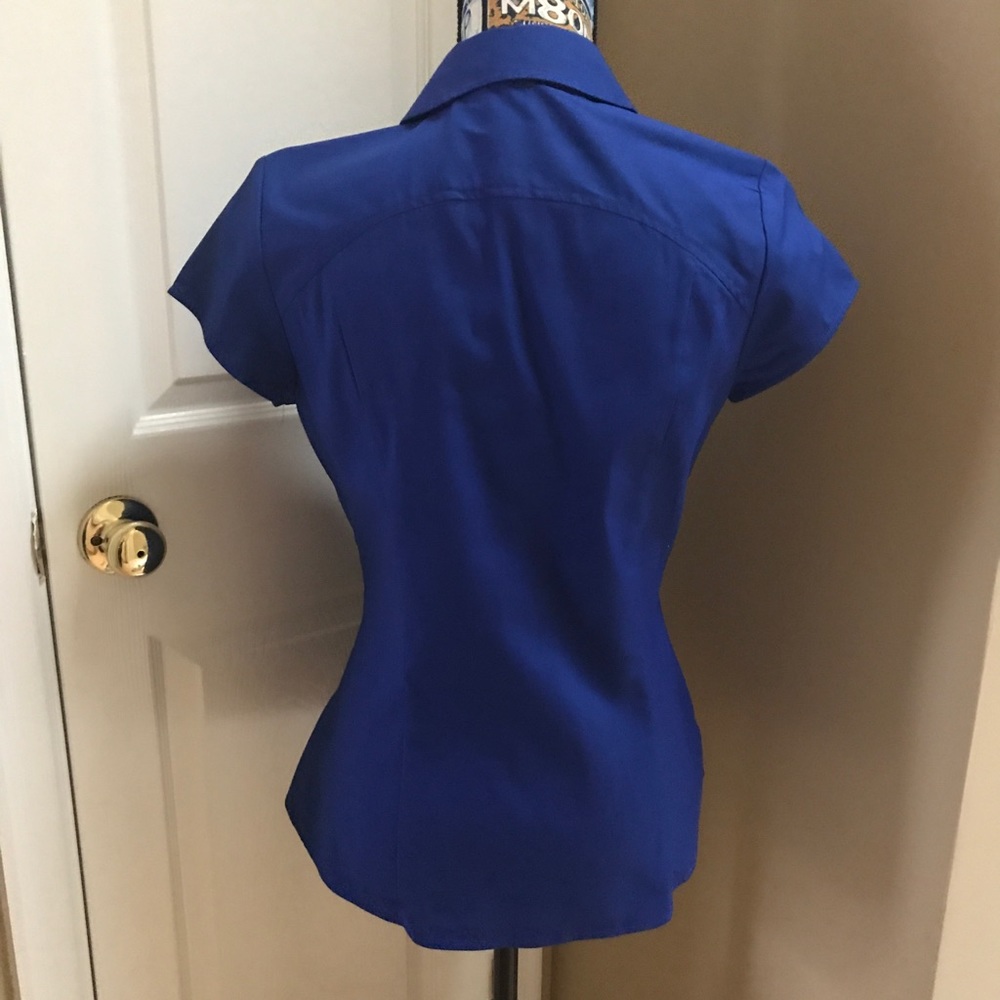 Express Essential Stretch Button Down Top - image 3